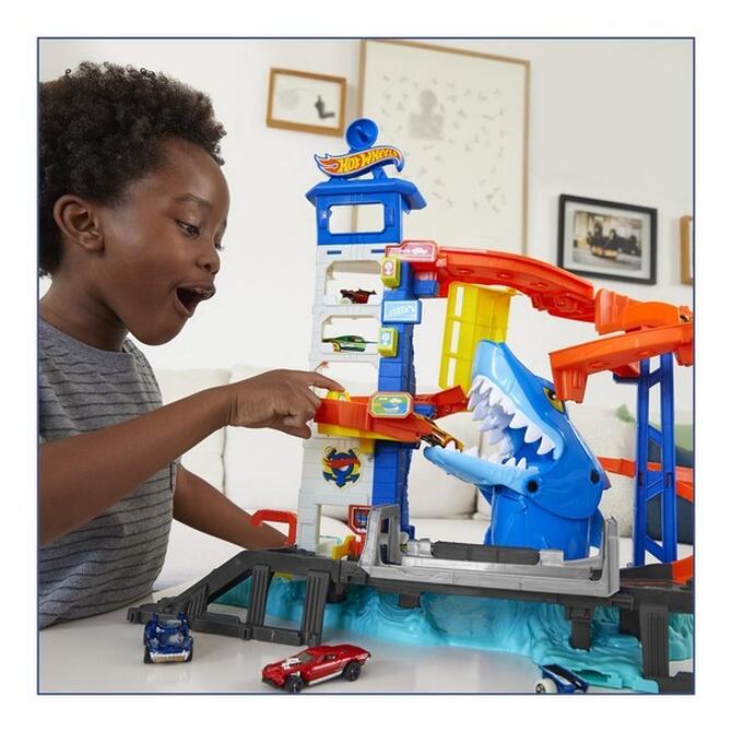 Hot Wheels Garage City with Shark 4+