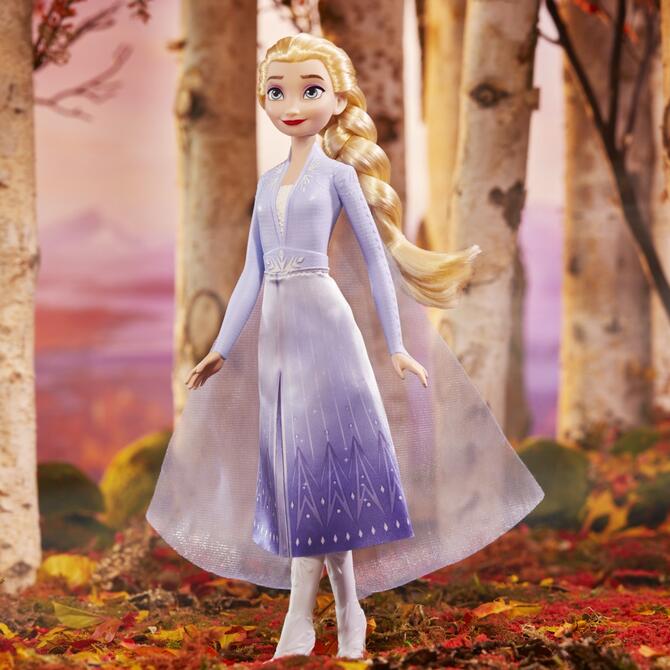 Disney Frozen 2 Shimmer Travel Elsa